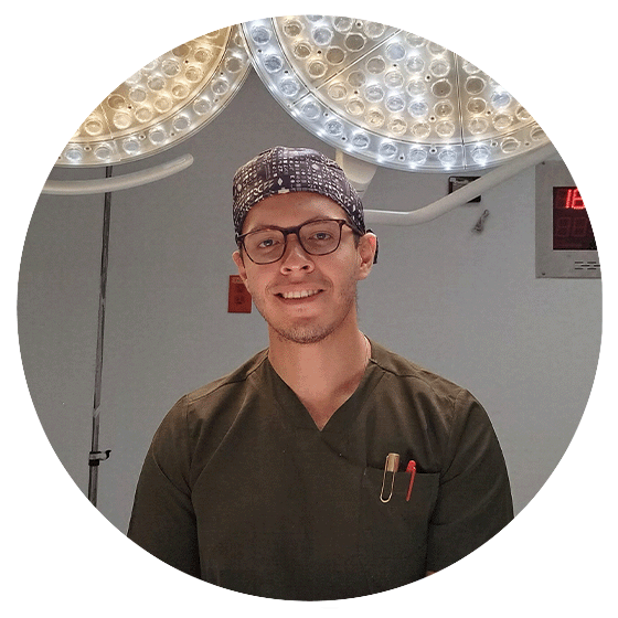 Cirujano Oftalmólogo Dr. Ricardo Manrique Maestro – Foto móvil